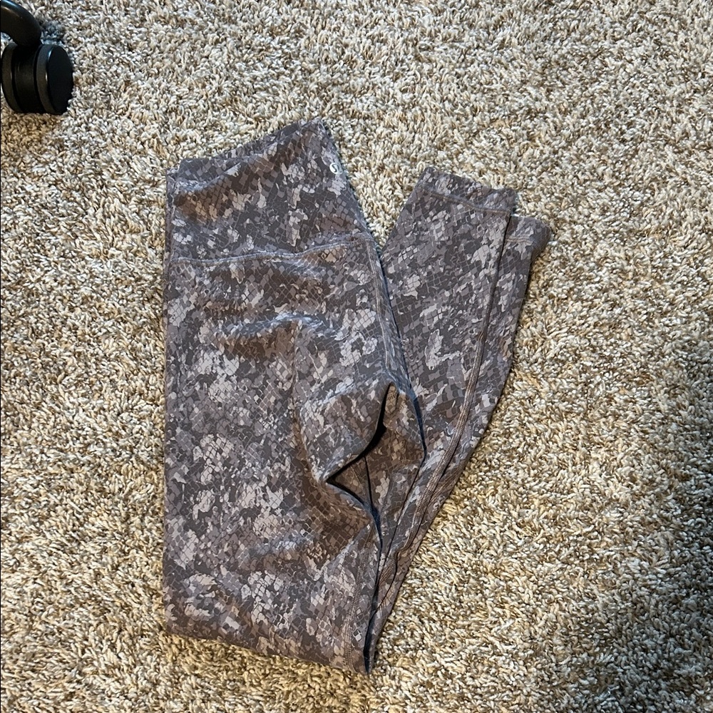 Lululemon leggings- snake skin pattern - Picture 4 of 5